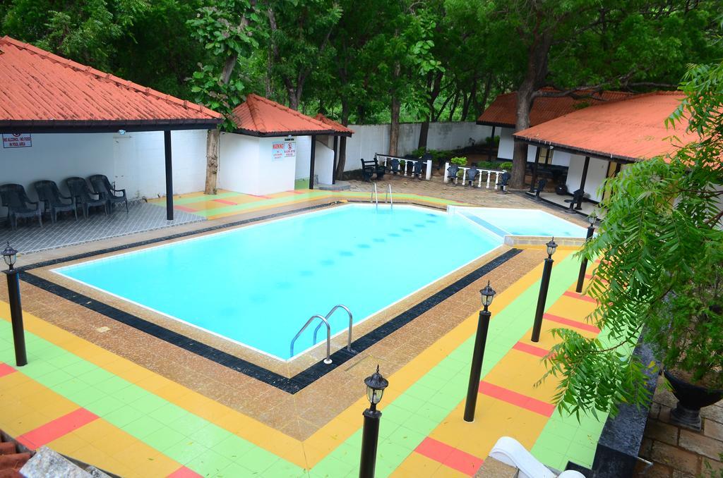 Jayasinghe Holiday Resort Kataragama Extérieur photo