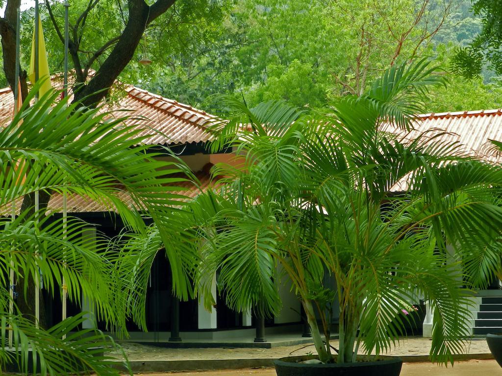 Jayasinghe Holiday Resort Kataragama Extérieur photo